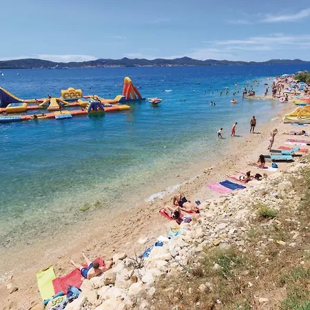 Three-bedroom Holiday In * Tinj