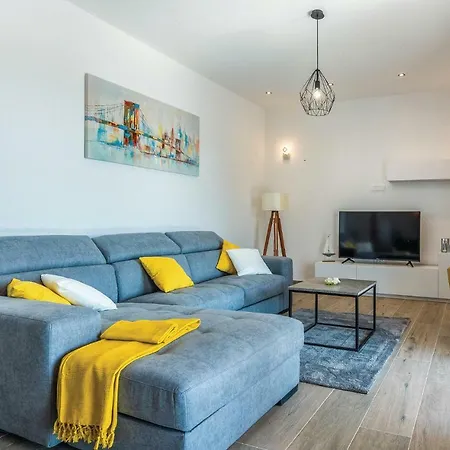 Сasa de vacaciones Three-bedroom Holiday In